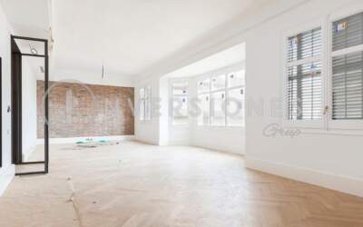 Oficina reformada a finca règia a Sant Gervasi – Lloguer comercial