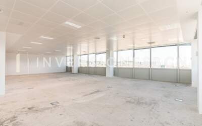 Oficina reformada al Carrer Tarragona Hostafrancs – Lloguer comercial