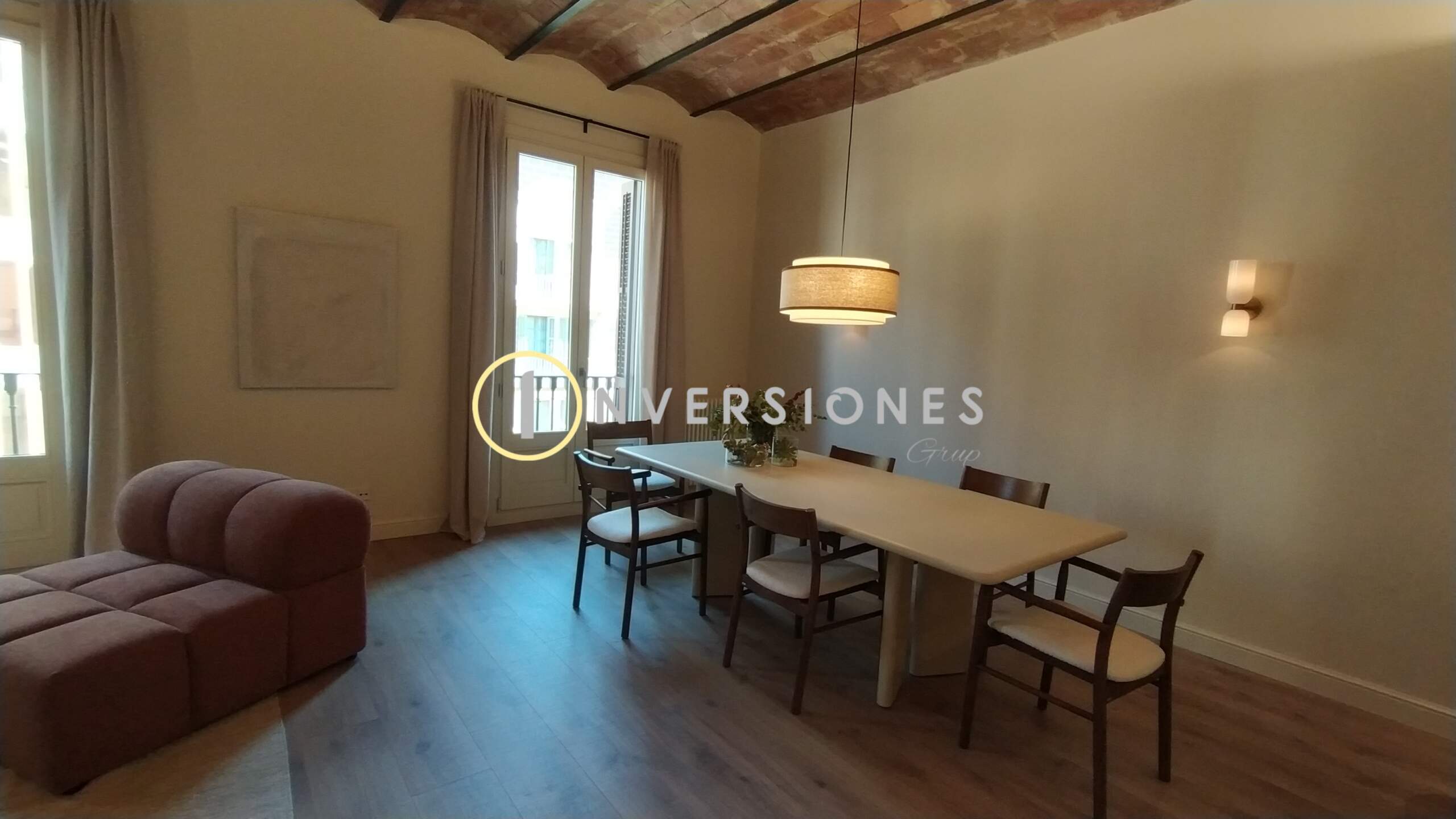 Piso reformado en Calle Roger de Lluria – Venta