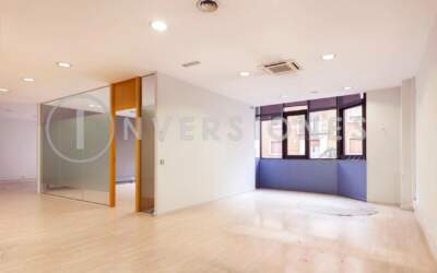 Oficina reformada a Vila de Gràcia – Lloguer comercial