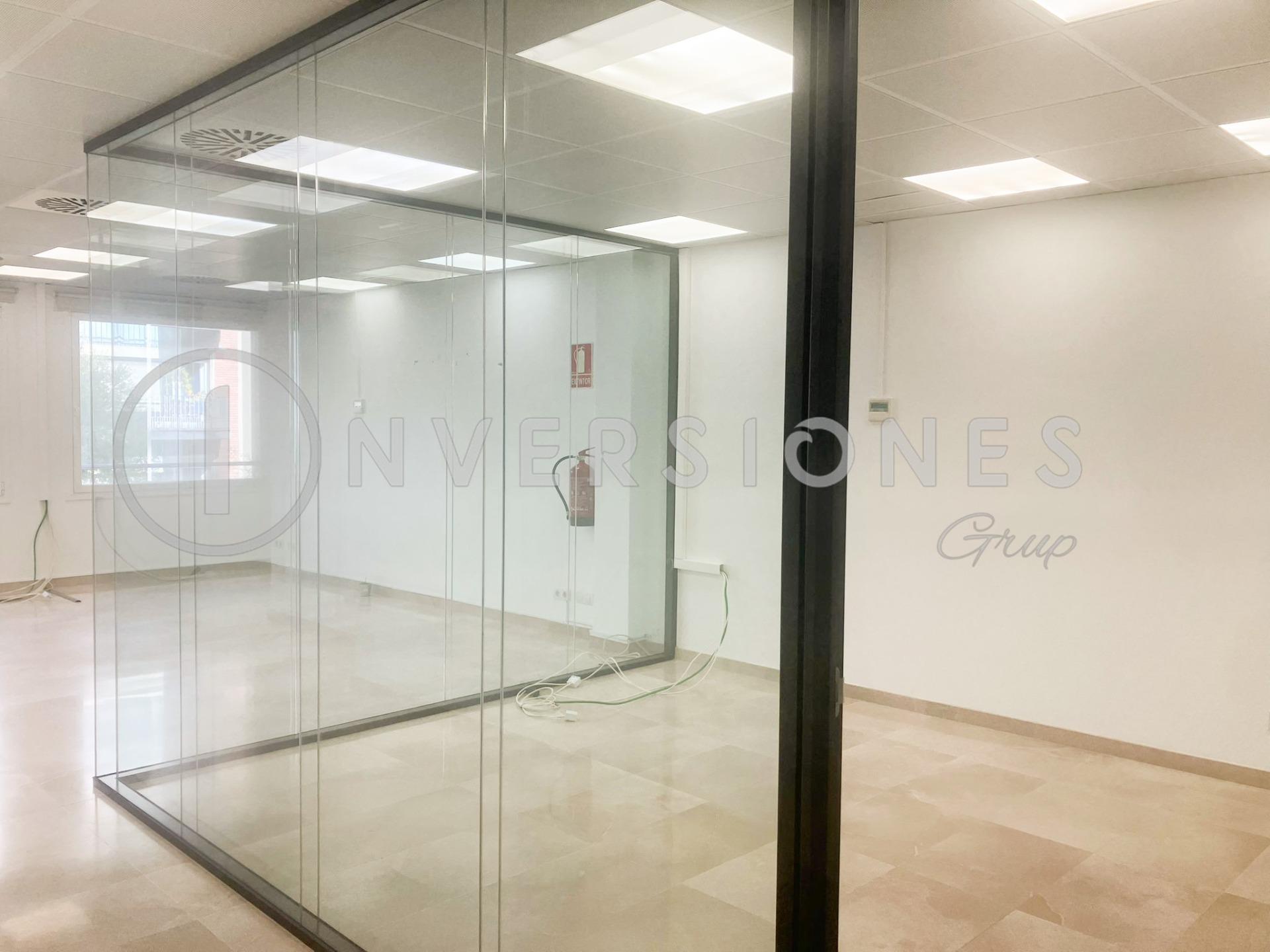 Oficina versatil y moderna en Calle Entença – Alquiler comercial