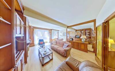 Piso amplio y luminoso en Vila de Gracia – Venta