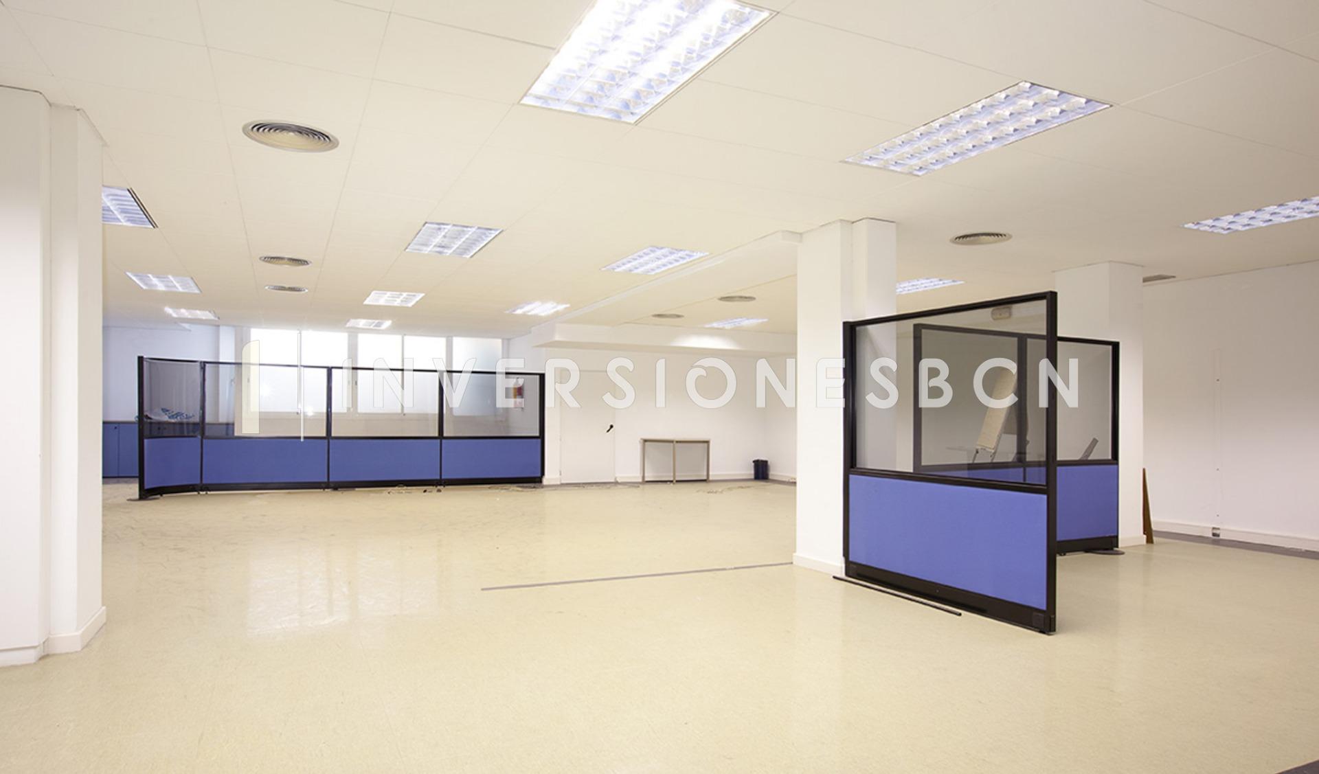 Oficinas ubicadas en edificio mixto de viviendas C/Francesc Carbonell – Alquiler comercial